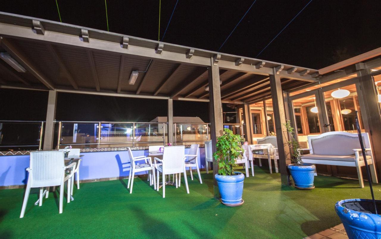 Hotel Tarek شفشاون المظهر الخارجي الصورة