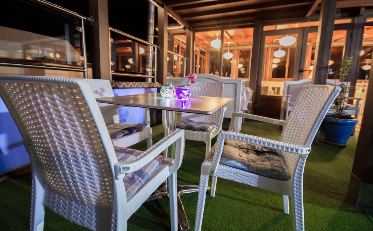 Hotel Tarek شفشاون المظهر الخارجي الصورة
