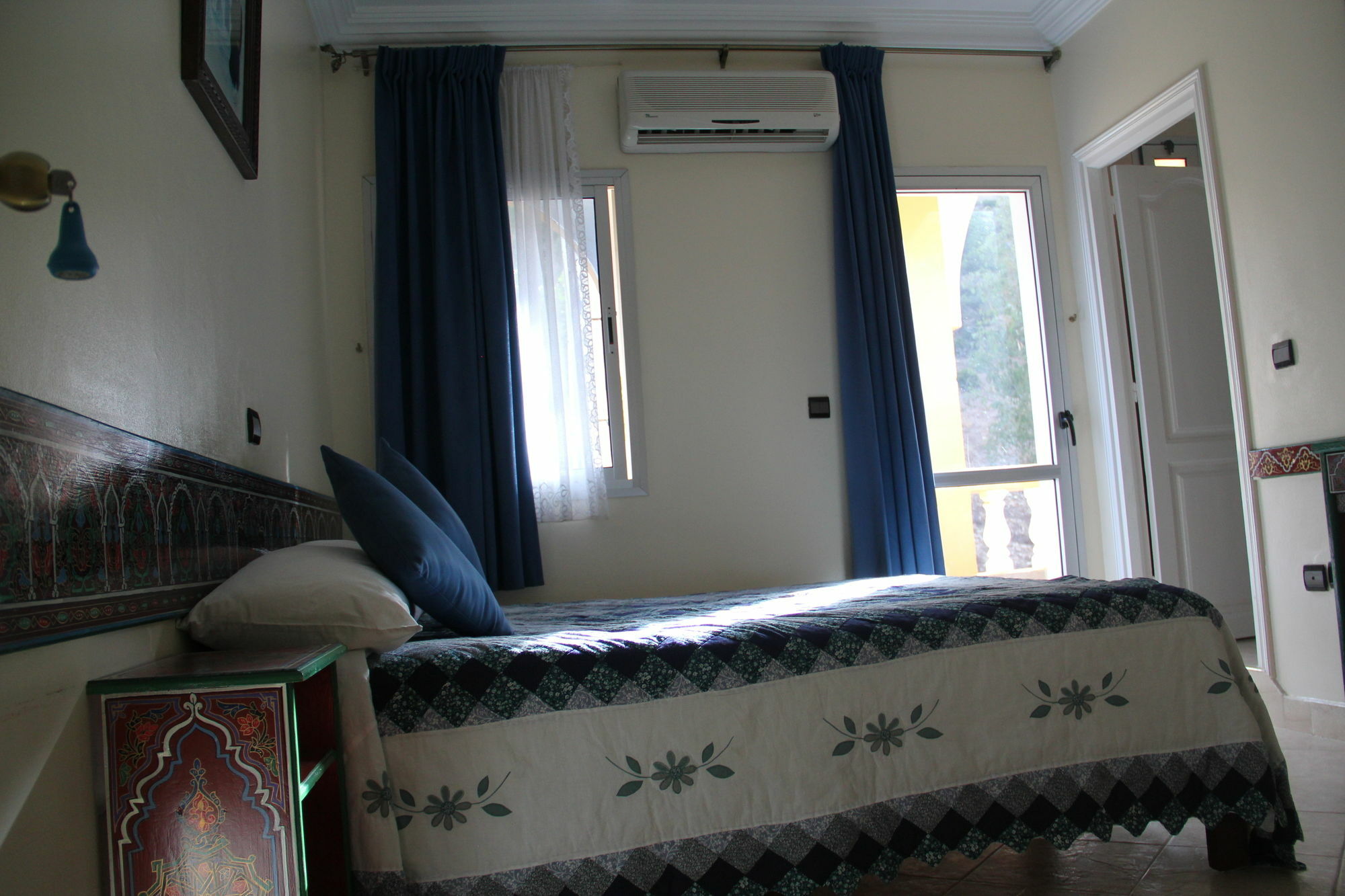 Hotel Tarek شفشاون المظهر الخارجي الصورة
